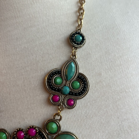 Elegant Green and Pink Statement Necklace - Picture 4 of 5